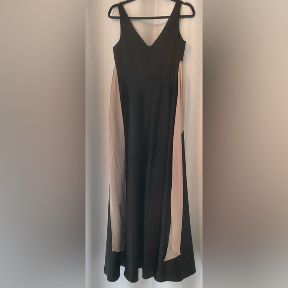 Formal dress - Picture 3 of 4